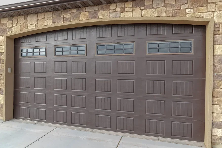 How To Choose The Right Garage Door For Replacement in Huntley, IL How To Choose The Right Garage Door For Replacement in Huntley, IL